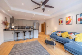 Hidden Gem With Windsor Castle Views & Parking
